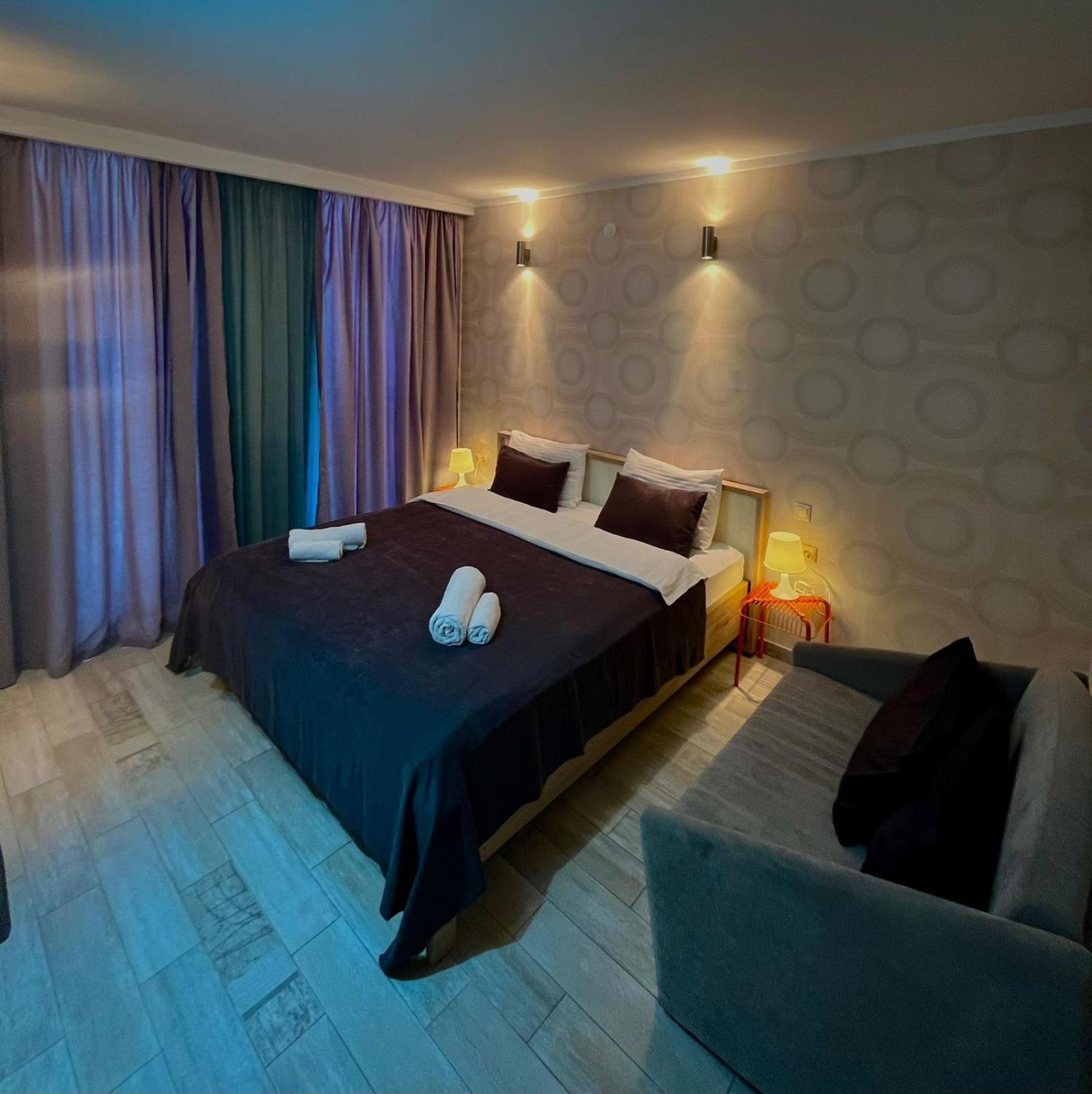 Holiday Lux Tower Batoemi Buitenkant foto