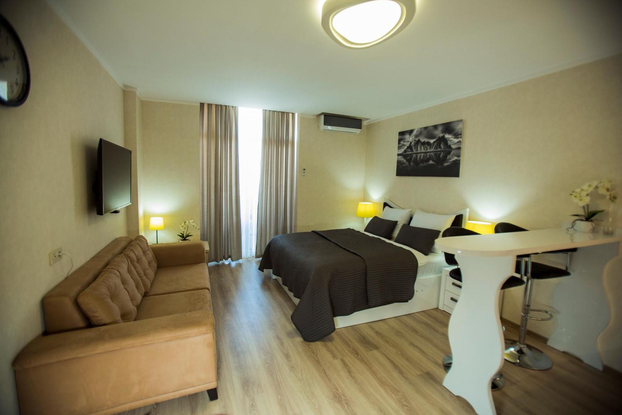 Holiday Lux Tower Batoemi Buitenkant foto