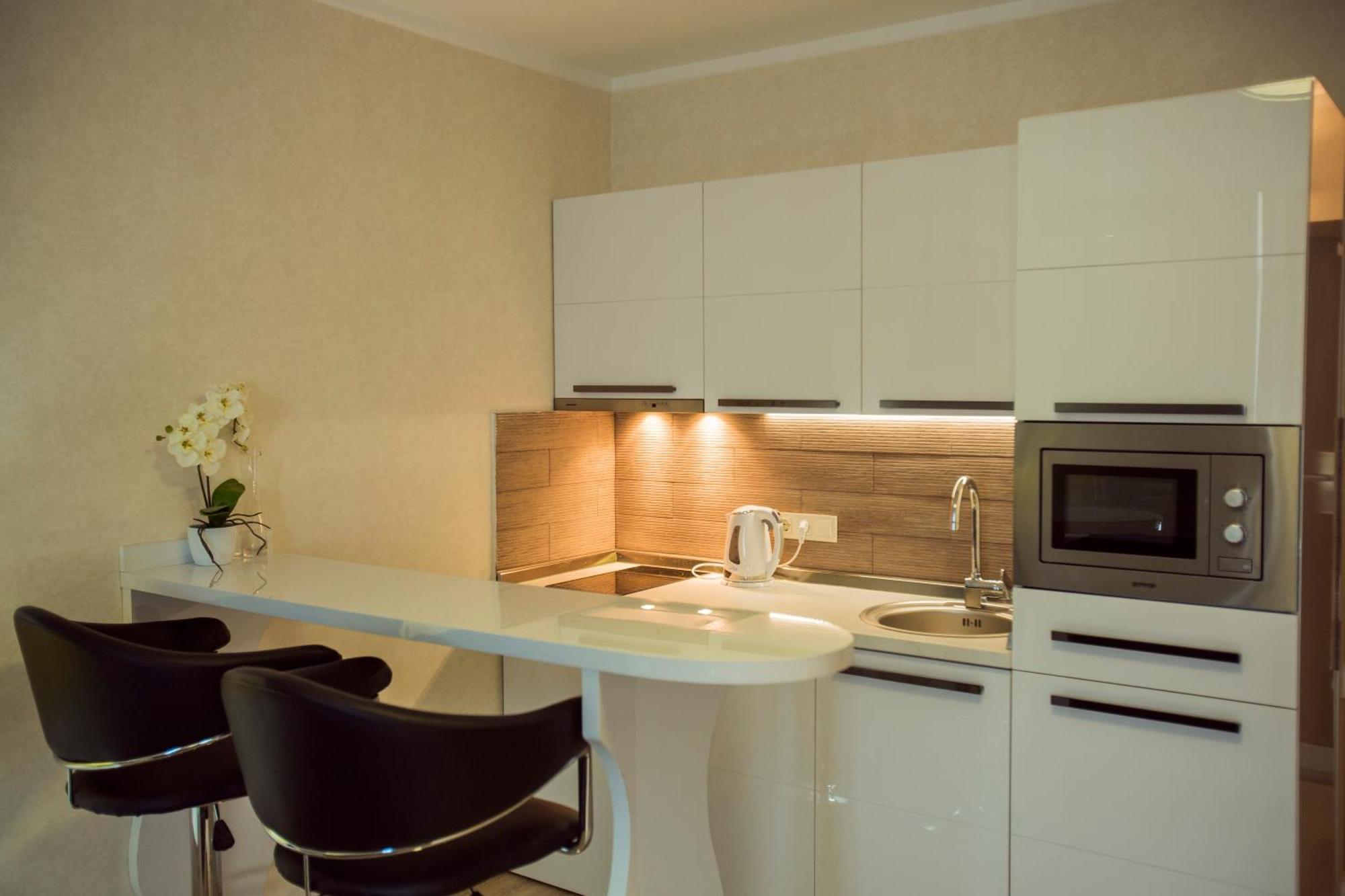 Holiday Lux Tower Batoemi Buitenkant foto