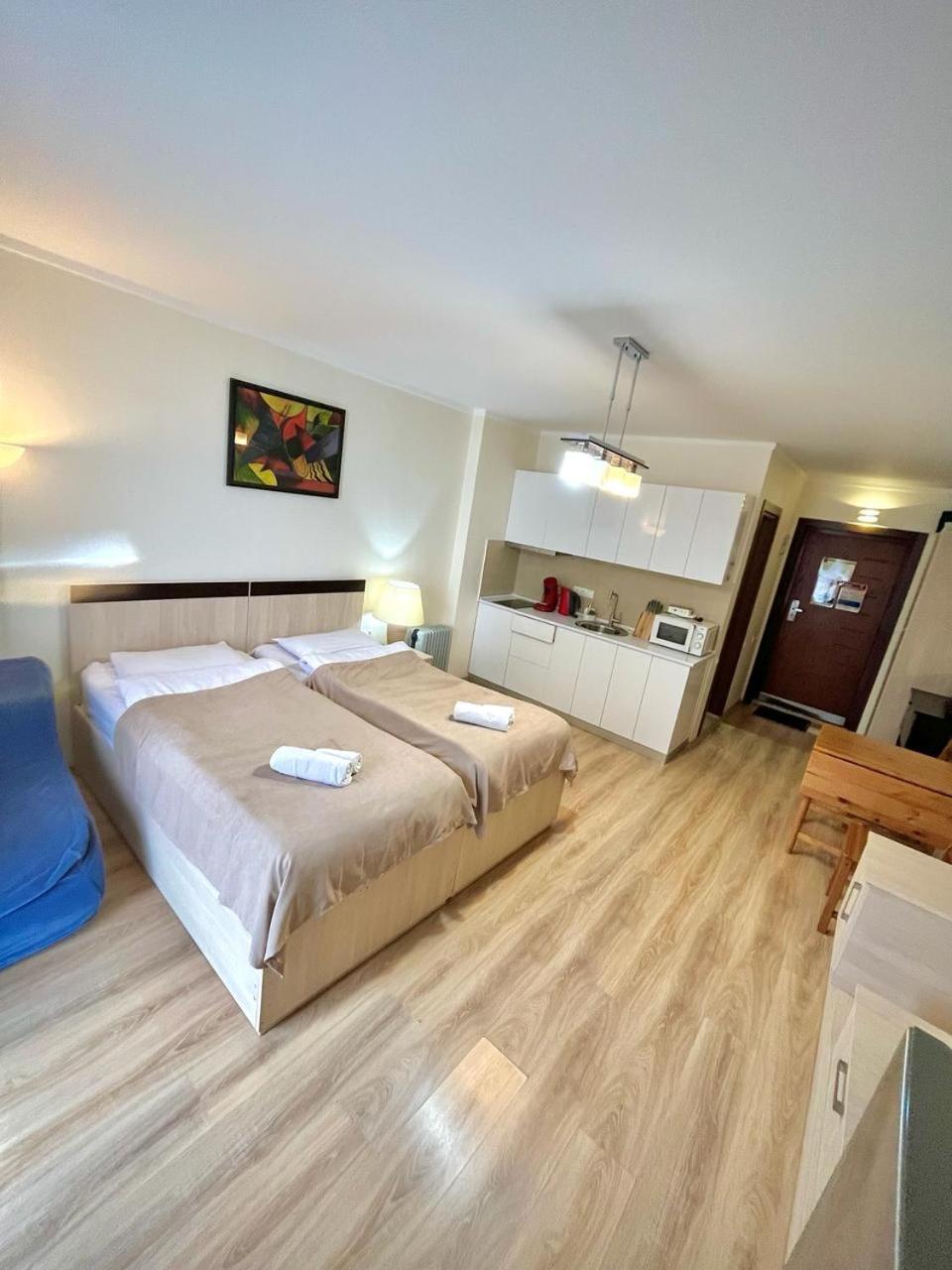 Holiday Lux Tower Batoemi Buitenkant foto