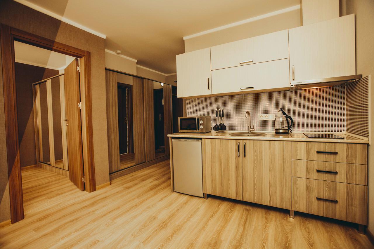 Holiday Lux Tower Batoemi Buitenkant foto
